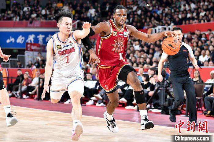 山西汾酒主场击败四川丰谷酒业，豪取两连胜，