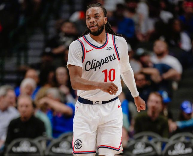 NBA常规赛多场对决上演逆转大战，哈登力压群雄