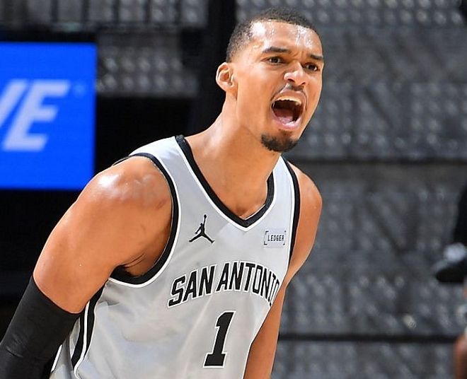 NBA常规赛多场对决上演逆转大战，哈登力压群雄