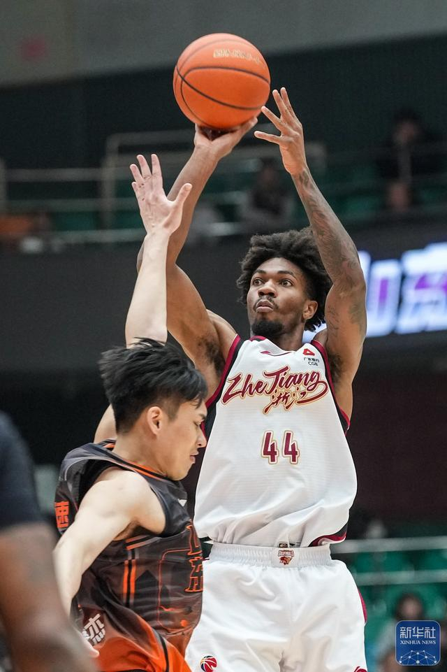 浙江稠州金租客场96-83力克山东高速