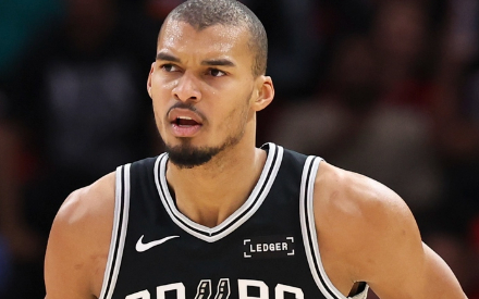 文班亚马场均29.2分钟挑战历史MVP出场时间纪录