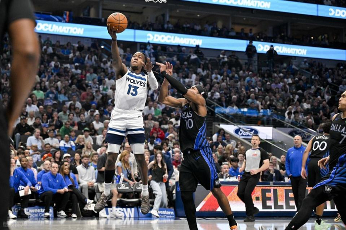 爱德华兹复出助森林狼客场取胜 麦克丹尼尔斯伤