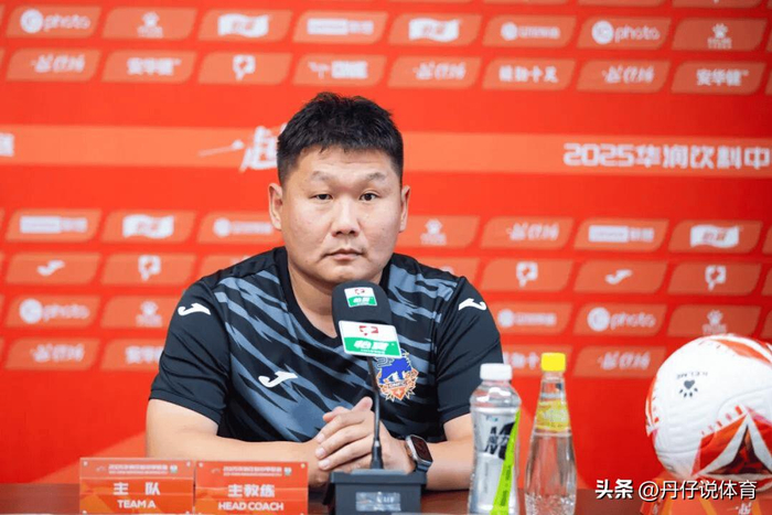 重庆铜梁龙力克深圳新鹏城登顶积分榜